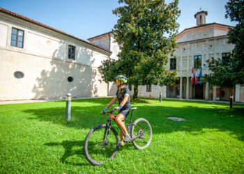 “In bici a pelo d’acqua”: un viaggio cicloturistico nelle Terre dell’Alto Piemonte