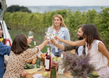 Vigneti Aperti 2024 dà il via alla bella stagione nelle cantine del Movimento Turismo del Vino