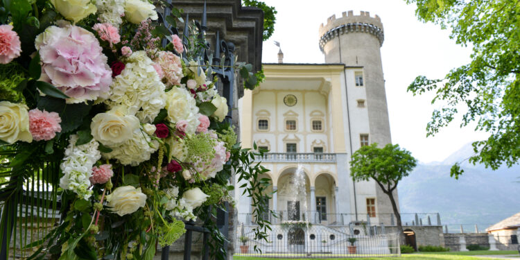 Il Castello di Aymavilles (AO) fiorisce con Marché aux Fleurs 2024