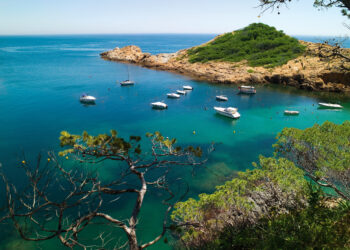 Estate in Catalogna: tante spiagge, stesso mare