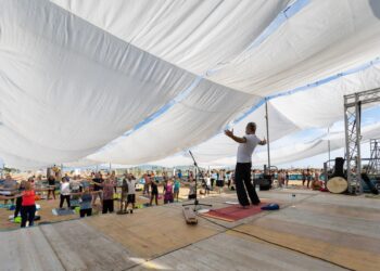 Dal 13 al 15 settembre Bibione Olistic Festival, lo yoga contro lo stress da rientro
