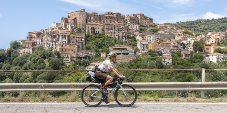 Autunno in bicicletta lungo le ciclovie da Oscar tra natura, cultura e sapori genuini