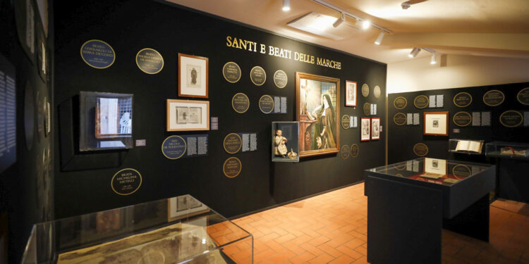 ‘Papi e Santi marchigiani a Castel Sant’Angelo’: la mostra continua a Roma fino al 2 marzo 2025