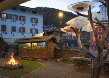 Borghi e Presepi a Sutrio (UD) fra i monti della Carnia, in Friuli Venezia Giulia