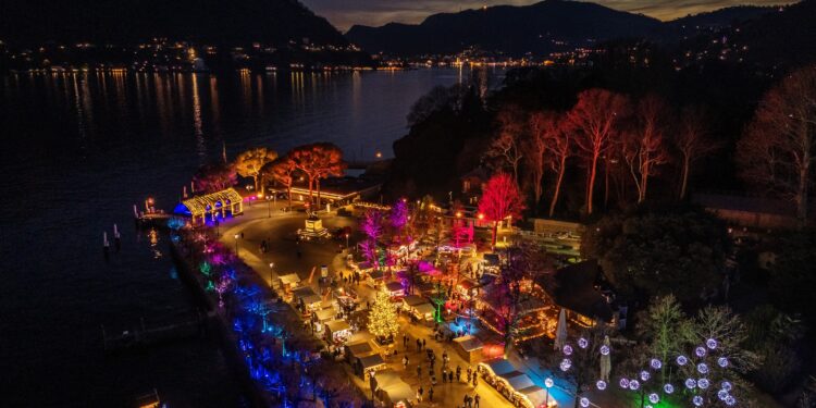 Cernobbio (CO) si trasforma in un villaggio incantato per il Natale tra luci, musica e tradizioni
