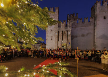 Luminarie, cori gospel, concerti: tanti eventi natalizi nella bellissima Sirmione (BS)