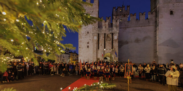 Luminarie, cori gospel, concerti: tanti eventi natalizi nella bellissima Sirmione (BS)