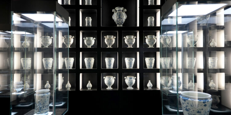 Savona celebra la ceramica blu, simbolo della storia e della tradizione della città