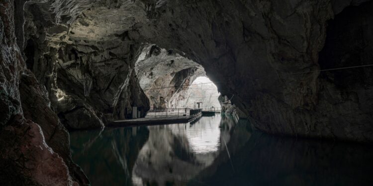 Il 14 febbraio riaprono al pubblico le Grotte di Pertosa-Auletta (SA) e il Museo del Suolo