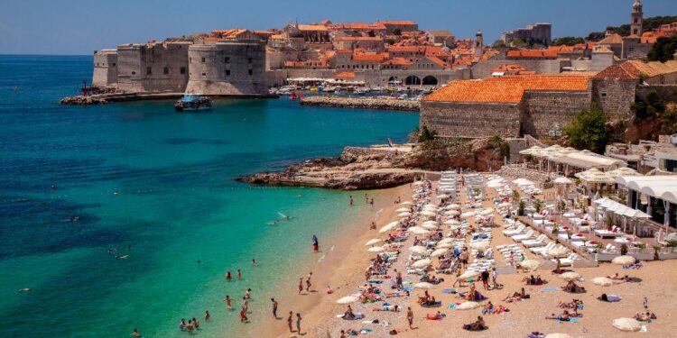 Alla scoperta di Dubrovnik, la perla dell’Adriatico: una meta ideale in tutte le stagioni