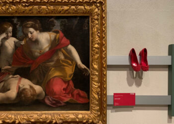 “Scarpette rosse in ceramica”: le Città della Ceramica aderiscono alla Giornata contro la violenza sulle donne