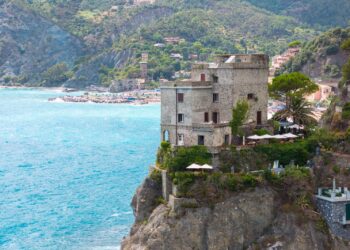 “Porto Venere, Cinque Terre e Isole”: cinque nuovi itinerari attorno a forti e castelli