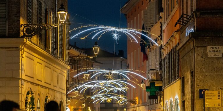 A Natale l’Emilia si illumina di meraviglie tra borghi medievali e città d’arte