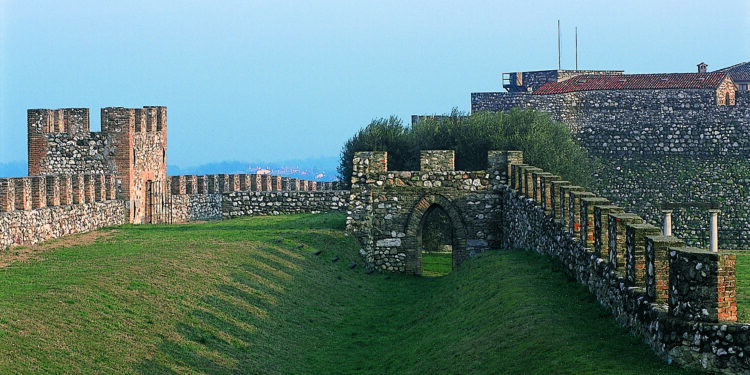 La Rocca di Lonato del Garda: dove la storia prende vita e incontra la meraviglia