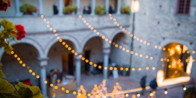 Natale e Capodanno nei Castelli del Ducato: magia tra manieri, borghi e piazze illuminate