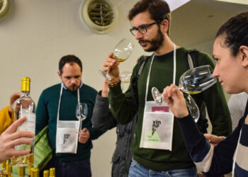 L’8 e 9 febbraio al porto di Genova arriva VinNatur: degustare e imparare dai produttori