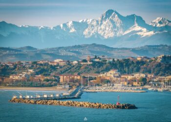 “Riviera del Gigante”: 60 km di costa della provincia teramana in Abruzzo