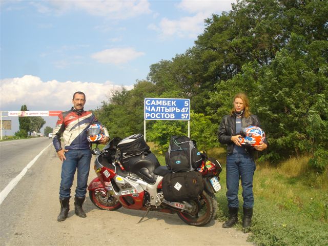 Viaggio attraverso 7 stati in moto: Austria, Ungheria, Romania, Moldova, Ucraina, Russia, Kazakistan Viaggio attraverso 7 stati in moto: Austria, Ungheria, Romania, Moldova, Ucraina, Russia, Kazakistan