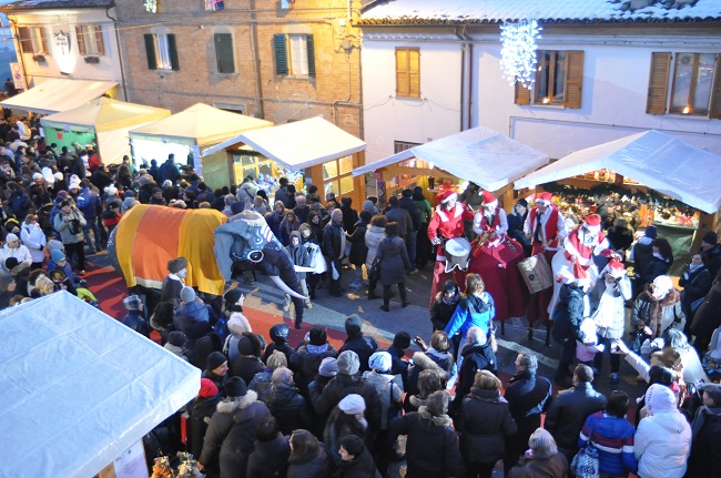 Animazioni itineranti a Candelara Animazioni itineranti a Candelara