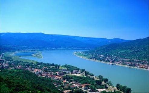 Ansa del Danubio a Višegrad Ansa del Danubio a Višegrad