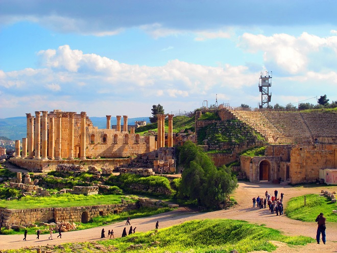 Gerasa-teatro-romano-tempio