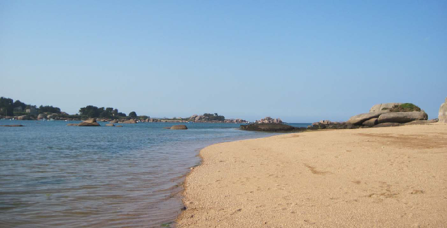 La spiaggia di granito rosa di Trégastel La spiaggia di granito rosa di Trégastel