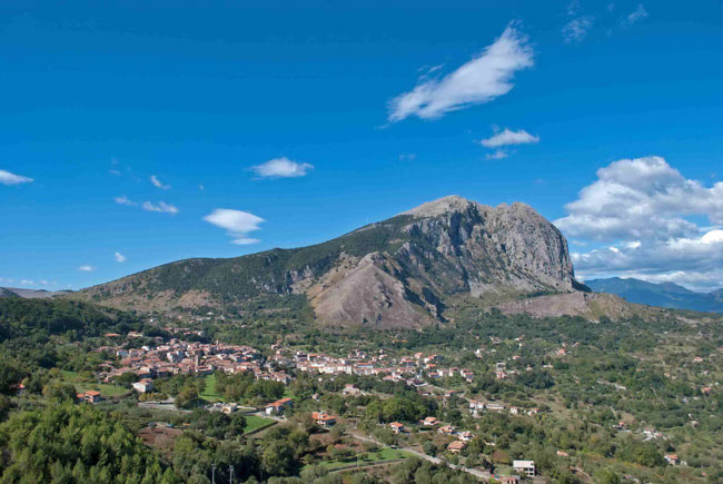 Monte Bulgheria visto del Santuario Monte Bulgheria visto del Santuario
