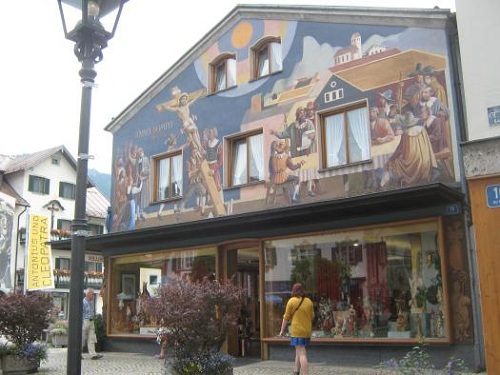 Oberammergau - casa con facciata dipinta Oberammergau - casa con facciata dipinta