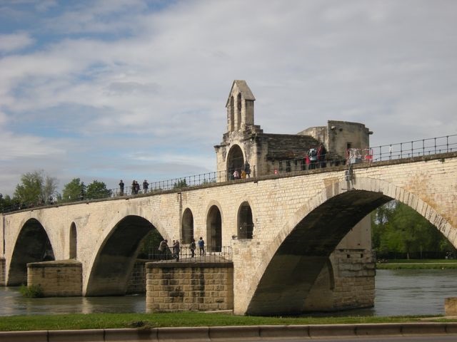 Ponte di Saint-Bénezet ad Avignone Ponte di Saint-Bénezet ad Avignone