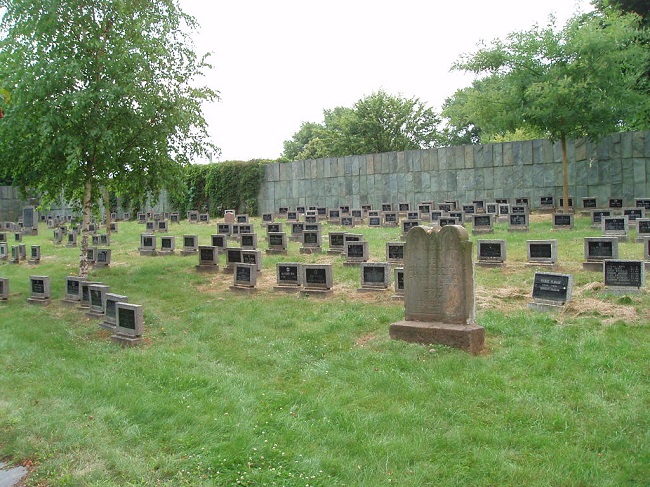 Terezin – cimitero commemorativo