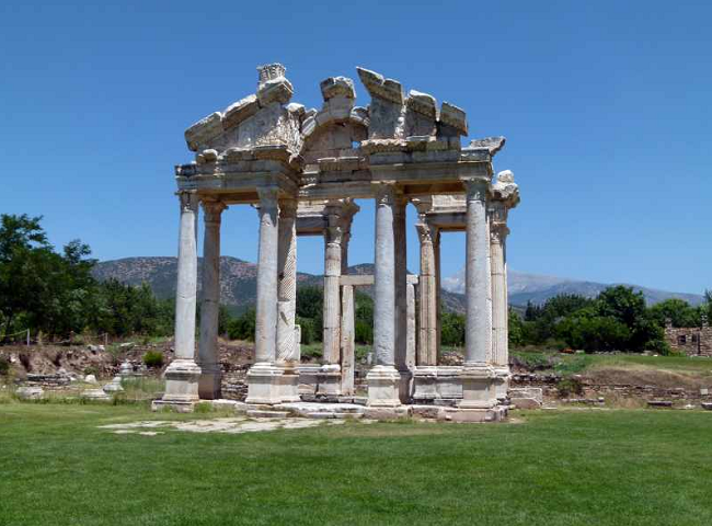 Tetrapylon a Aphrodisias Tetrapylon a Aphrodisias