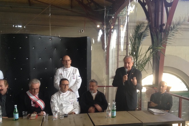 Un momento della presentazione di Food and Wine in Progress questa mattina al Mercato Centrale di Firenze