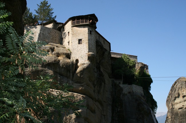 Un monastero arroccato Un monastero arroccato