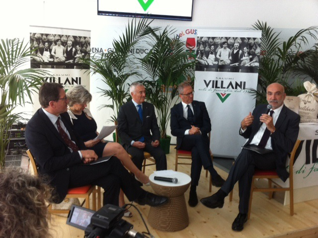 VILLANI Un momento della conferenza stampa.