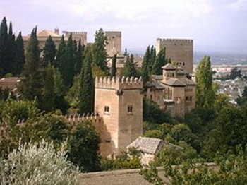 L'Alhambra vista dai giardini del Generalife 