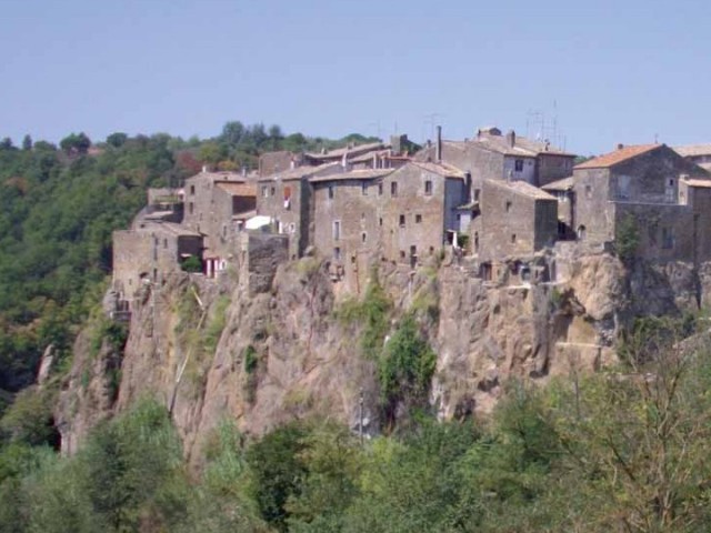 Calcata e la Valle del Treja Calcata e la Valle del Treja