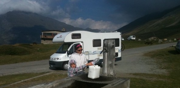 camper-sullo-sfondo camper-sullo-sfondo