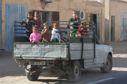Hassi Messaoud |bambini su camion