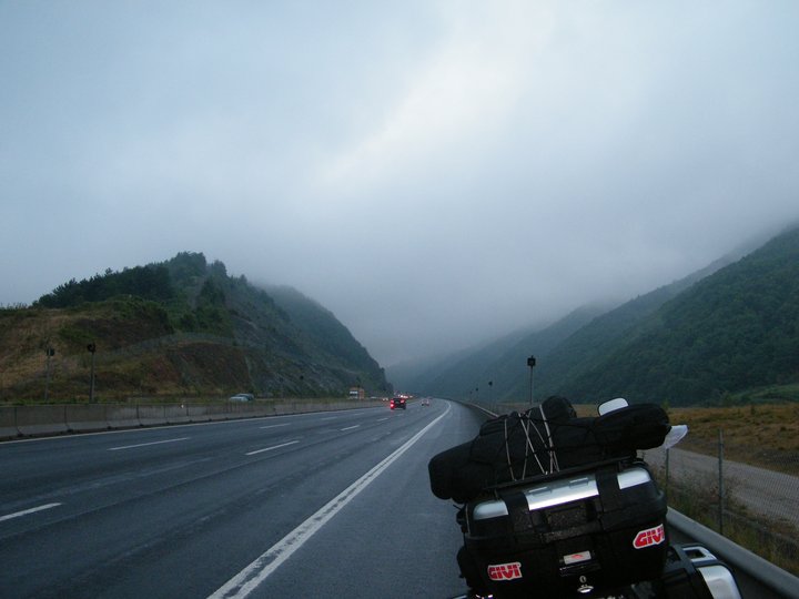 Moto tra le montagne Moto tra le montagne