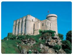 FALAISE, il castello di Guglielmo il conquistatore FALAISE, il castello di Guglielmo il conquistatore