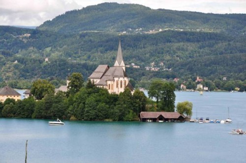 Maria Worth sul lago Worthersee