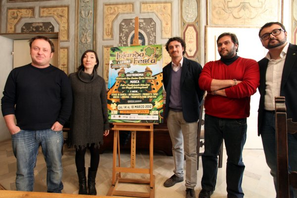 Suoni, colori e sapori d'Irlanda... in festa a Urbino Suoni, colori e sapori d'Irlanda... in festa a Urbino