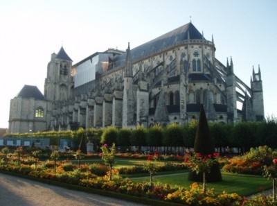 La maestosa cattedrale di Bourges La maestosa cattedrale di Bourges