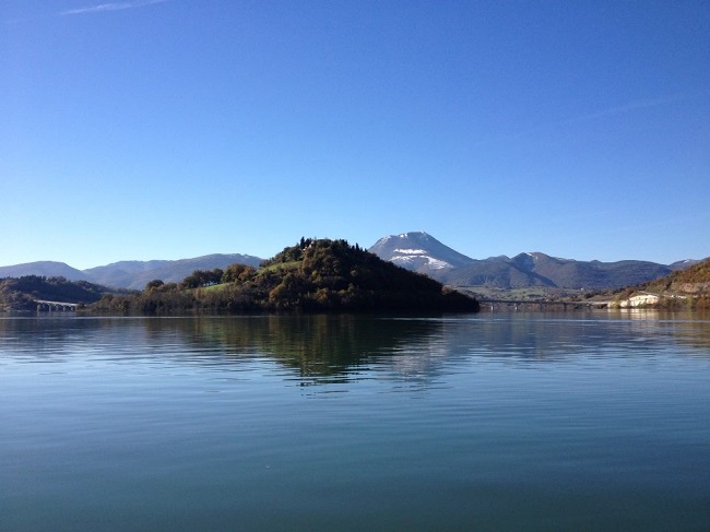 lago-di-cingoli-sosta-camper