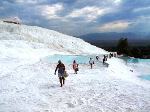 Le bianche colline calcaree di Pamukkale Le bianche colline calcaree di Pamukkale