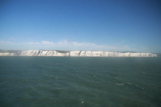 Le bianche scogliere di DOVER ci dicono che siamo arrivati in Inghilterra Le bianche scogliere di DOVER ci dicono che siamo arrivati in Inghilterra
