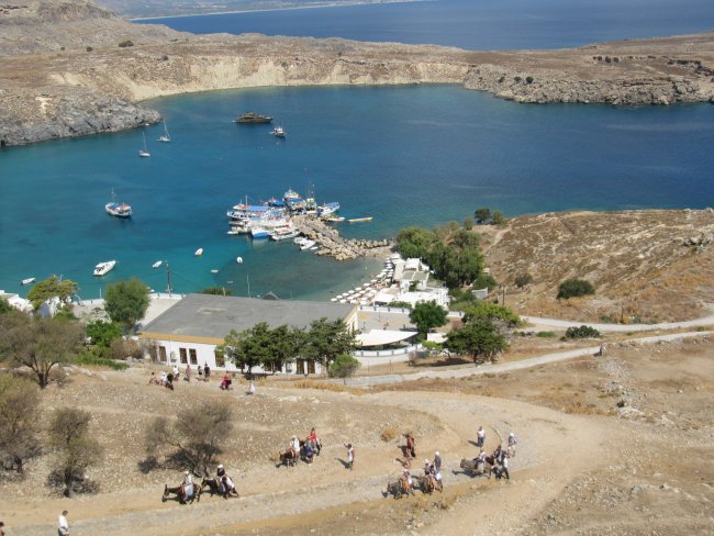 Lindos salita acropoli con asinelli a Rodi Lindos salita acropoli con asinelli a Rodi