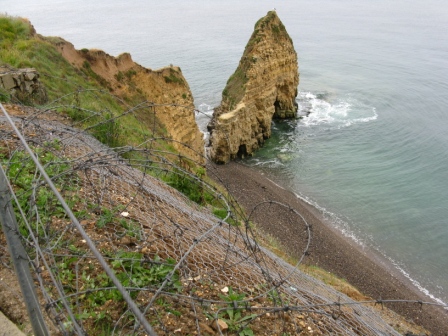 Scogliera a picco sul mare | Point Du Hoc Scogliera a picco sul mare | Point Du Hoc