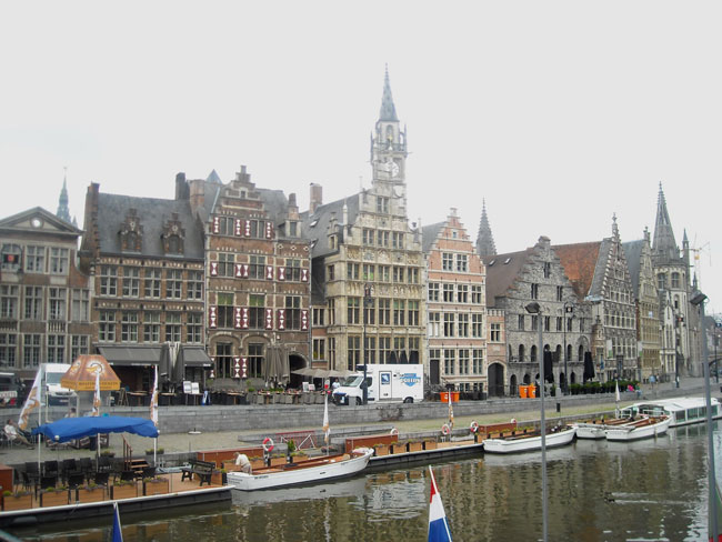 la via Graslei del fiume Leie - GENT – BRUGGE la via Graslei del fiume Leie - GENT – BRUGGE