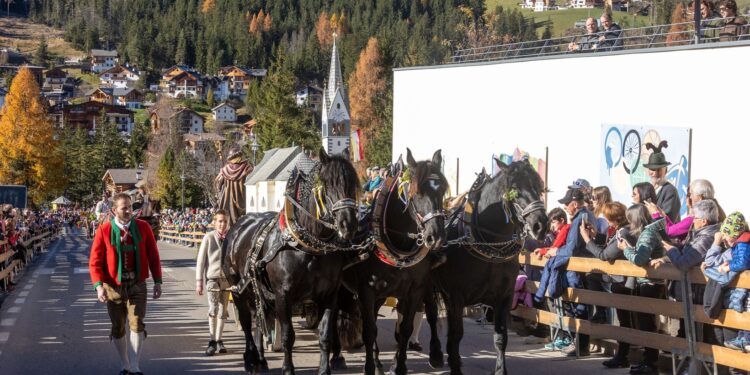 In Alta Badia il 9 novembre torna la Cavalcata di San Leonardo